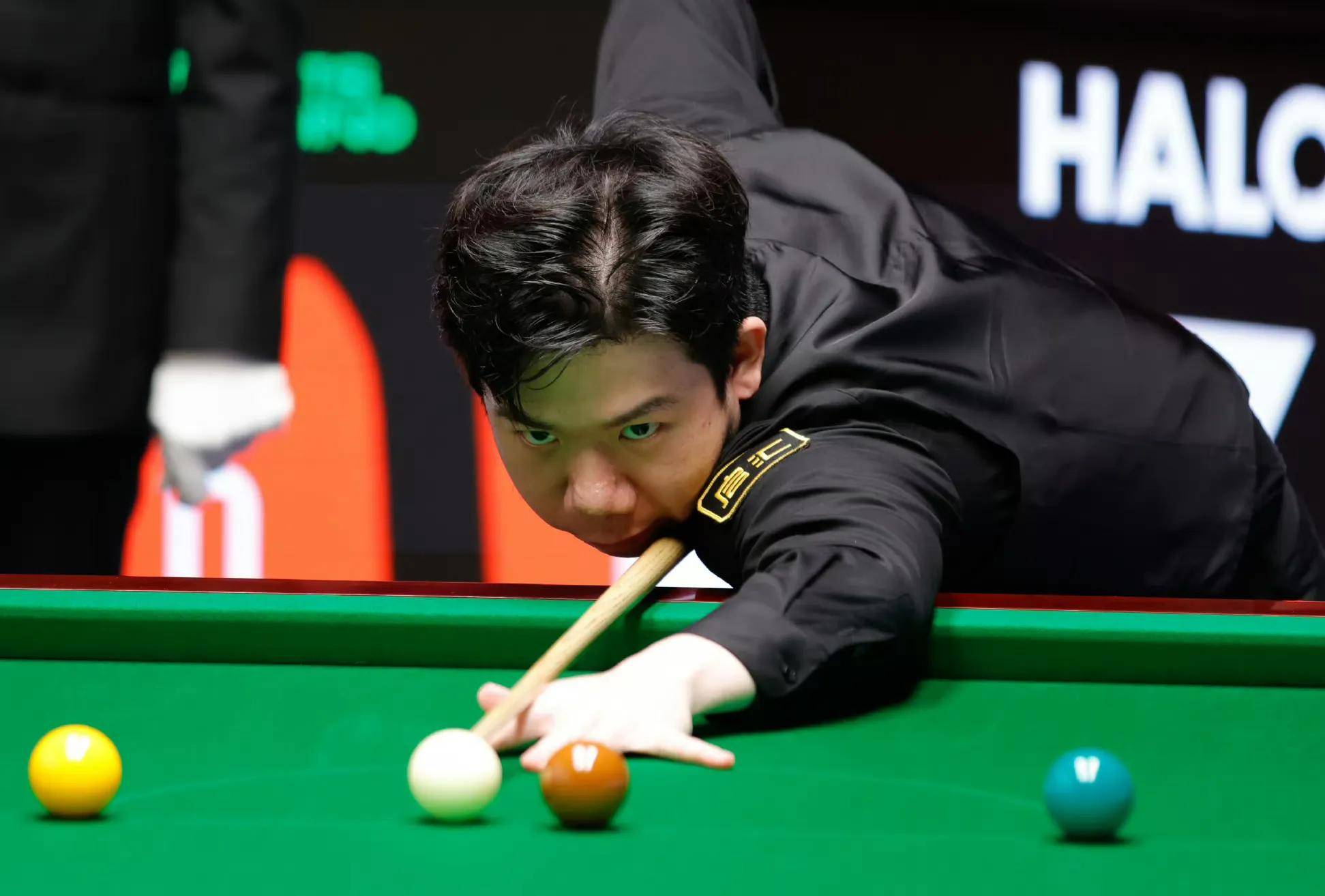 色的徒步穿 色的徒步穿