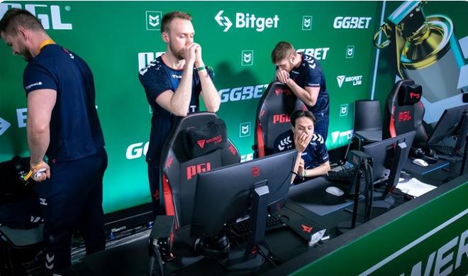 赖顿全队对 赖顿全队对