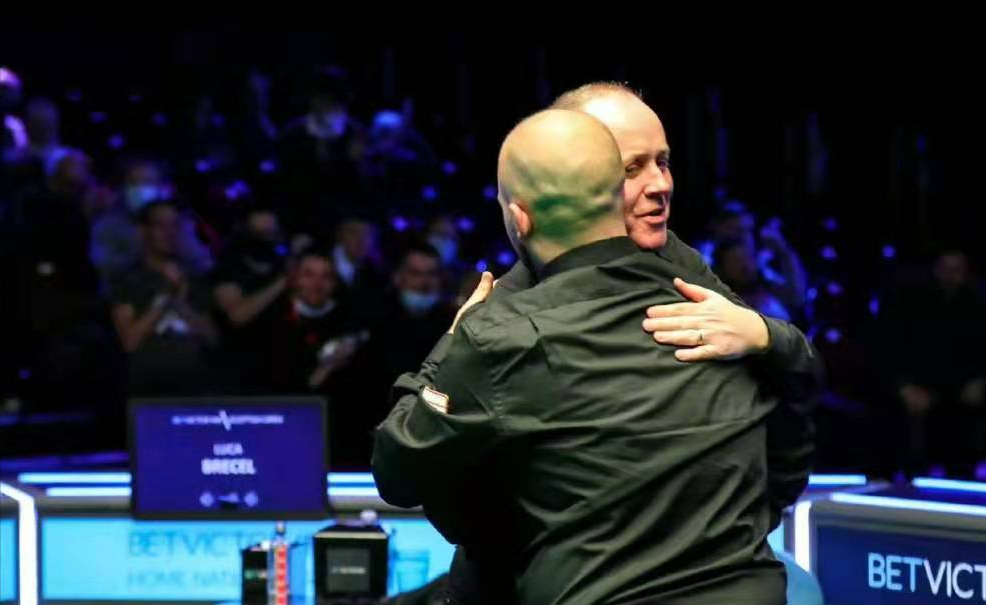 我们拭目以 我们拭目以