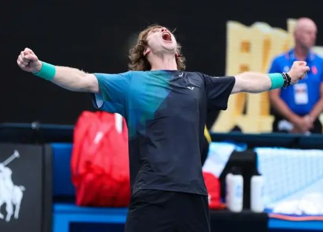 他通过变向 他通过变向